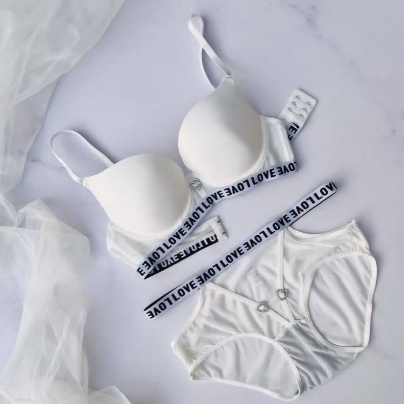 لباس زیر زنانه سفید