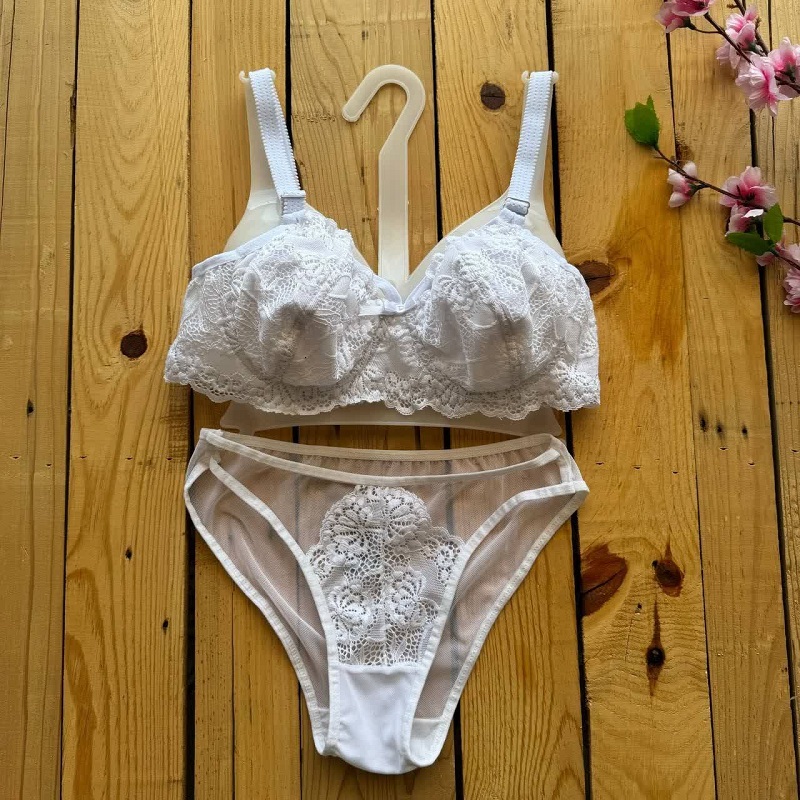 سوتین و شورت سفید را چگونه بشوریم؟